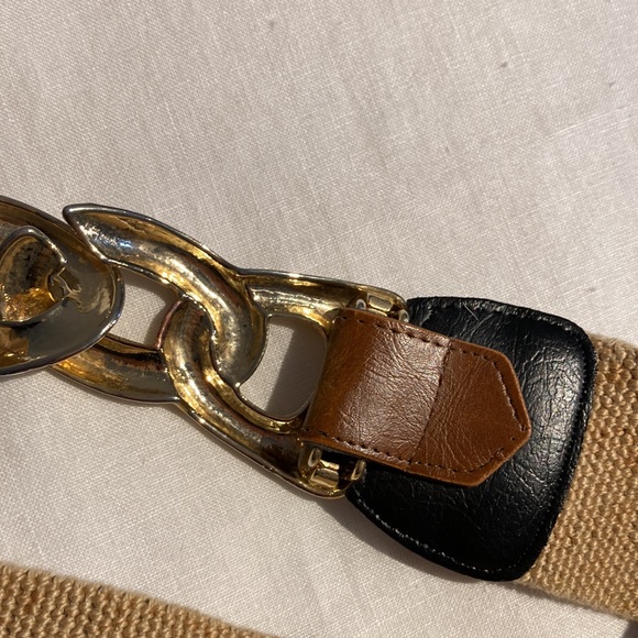 Vintage stretch belt with large gold chain link buckle - Picture 10 of 12